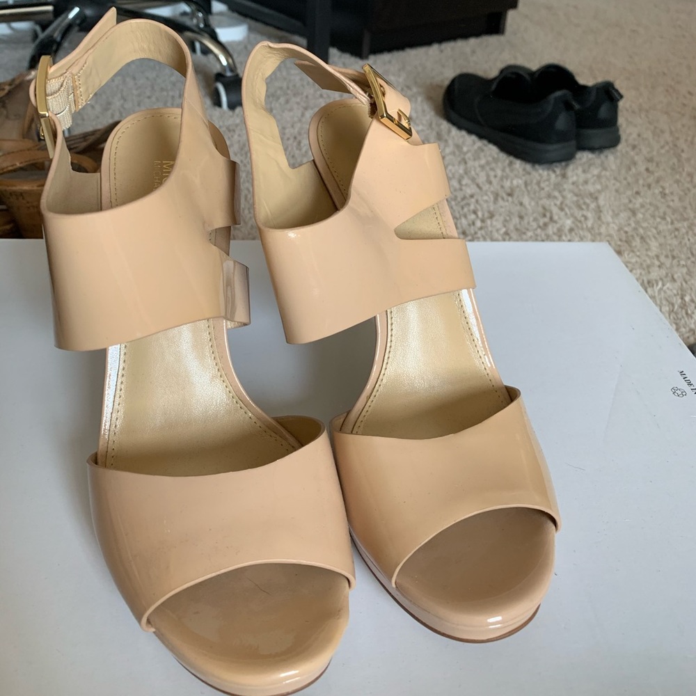 Michael Khors nude heels